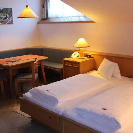 Hotel Edelweiss 3*